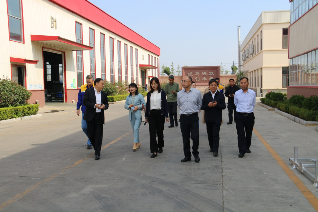 青島市科技局基礎(chǔ)研究處處長(zhǎng)李欣一行蒞臨銳智考察指導(dǎo)市重點(diǎn)實(shí)驗(yàn)室建設(shè)工作 青島市科技局基礎(chǔ)研究處處長(zhǎng)李欣一行蒞臨銳智考察指導(dǎo)市重點(diǎn)實(shí)驗(yàn)室建設(shè)工作