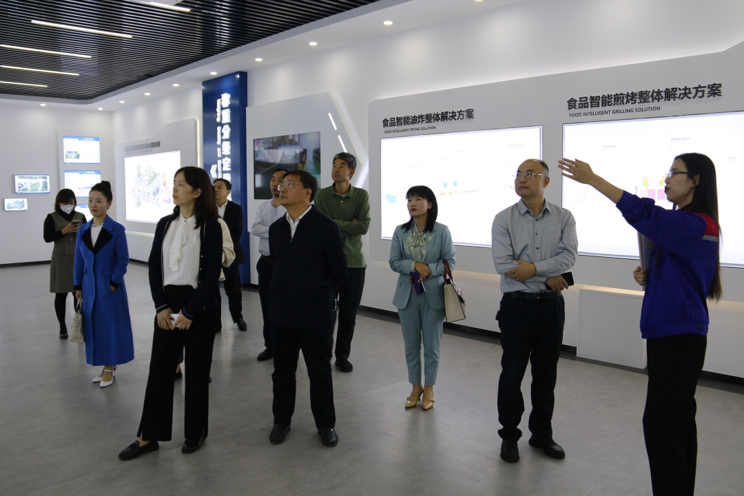 青島市科技局基礎(chǔ)研究處處長(zhǎng)李欣一行蒞臨銳智考察指導(dǎo)市重點(diǎn)實(shí)驗(yàn)室建設(shè)工作 青島市科技局基礎(chǔ)研究處處長(zhǎng)李欣一行蒞臨銳智考察指導(dǎo)市重點(diǎn)實(shí)驗(yàn)室建設(shè)工作