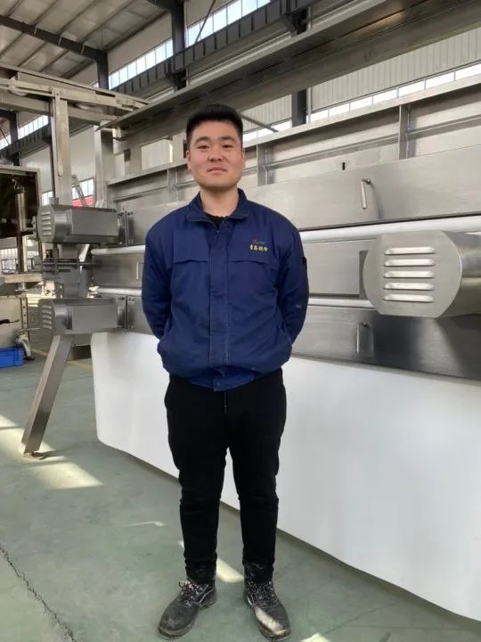 技術(shù)標(biāo)兵 敬業(yè)楷模-李洋 技術(shù)標(biāo)兵 敬業(yè)楷模-李洋